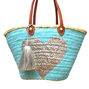 Sac fourre-tout en paille tressée turquoise avec broderie cœur argenté, poignées en cuir, style bohème plage été, ouvert sur le dessus, fait main pour femme - Product Image 1