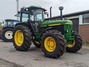 Tractor Usado de 120 CV con Cabina, Motor 4x4 y Caja de Cambios Incluidos, Maquinaria Agrícola de Segunda Mano - Product Image 6