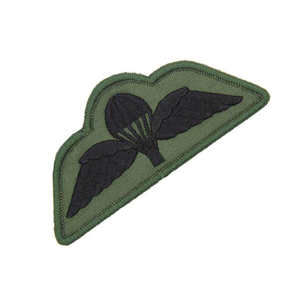 Parche de Insignia del Ejército Aéreo Británico 2025, Personalizado, Color Verde Oliva y Negro, Alas de Paracaidista, Tela de Fieltro Tejida, Decoración de Encaje, PVC, Venta en Pakistán - Product Image 1