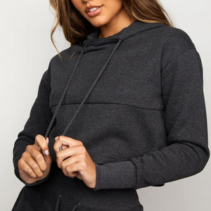 Conjunto de sudadera con capucha y logotipo personalizado para mujer, conjunto de Sudadera con capucha recortada con hombros caídos y resistente al encogimiento de poliéster - Product Image 4