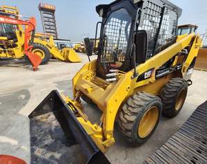 Chargeuse compacte d'occasion CAT242D3, modèle 2023, moteur diesel haute performance 37 kW, capacité de la benne 57,9 L, expédiée de l'usine au Royaume-Uni - Product Image 5