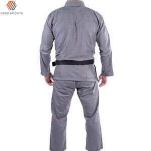 Ensemble d'uniformes de karaté 2025 en gros, sur mesure, haute qualité, personnalisé, séchage rapide, respirant, tissu 320g, pour hommes adultes - Product Image 6