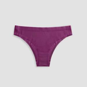 Culotte sans couture rouge violacé taille unique grande taille style quotidien taille basse fine avec logo personnalisé sur la ceinture - Product Image 1