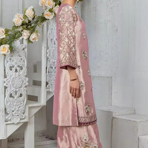 ÉLÉGANT DESIGNER INDIEN/PAKISTANI HAND-ZARI BRODERIE TRAVAIL SUR ÉLÉGANTE KURTA, PLAZO AVEC ROBE DUPATTA pour Fête/Mariage = 2024 - Product Image 1