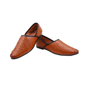 Breathable Men Wedding Leather Khussa Jutti Punjabi Casual Outerwear Fashion Custom Design Men Khussa - Product Image 1