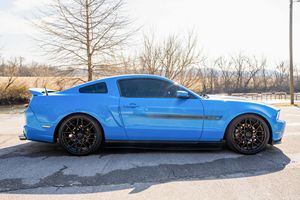 Ford Mustang GT CS Coupé 2011 Usado, Sin Reserva, Transmisión Manual de 6 Velocidades, Motor V8 de 5.0 Litros, Color Azul Grabber, Varias Modificaciones - Product Image 3