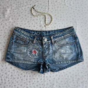 กางเกงขาสั้นผ้ายีนส์สำหรับผู้ชายกางเกงขาสั้นผ้าเดนิมทันสมัยออกแบบมาสำหรับใส่ในยิมฤดูร้อน - Product Image 3