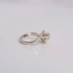 Élégante bague de mariage en or massif 14KT avec pavé de diamants jaunes taillés en marquise de laboratoire Design tendance avec style classique - Product Image 2