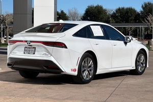 Toyota Mirai XLE FWD berline automatique en cuir 2023 - Product Image 2