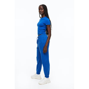 Traje de jogging de mujer con logotipo personalizado para mujer, conjunto de chaleco de Top corto de punto de dos piezas, bolsillos, encaje transpirable, decorado informal para el verano - Product Image 1