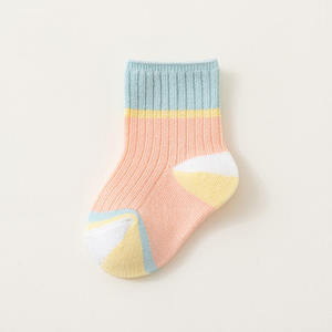 Chaussettes courtes décontractées en coton à blocs de couleur personnalisés pour enfants, douces, respirantes, tricotées, de haute qualité, pour le printemps - Product Image 4