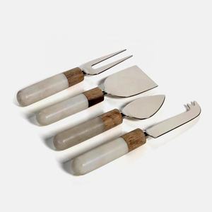 Rebanador de queso Chapado en plata y acero inoxidable, mango de diseño plano de mármol, estilo moderno, vajilla de plata, esparcidor de queso - Product Image 3