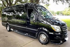 Mercedes-Benz Sprinter 3500 4x4 d'occasion, modèle 2016, très demandé, disponible pour livraison - Product Image 4