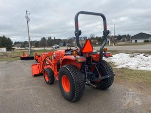 Kubota Engine Farm Tractor Precio barato Kubota L3901 Tractor para vender Tractor Agricultura Usado 37HP 45hp 4WD - Product Image 3