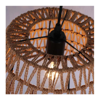 Luminaire suspendu d'intérieur léger, artisanal, traditionnel, minimaliste moderne, en bambou naturel tressé à la main, avec abat-jour en rotin.
