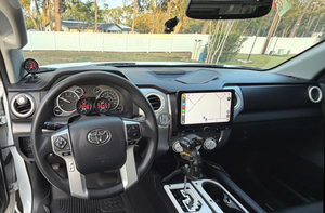 Camions Diesel Turbo Automatiques Toyota Tundra SR5 CrewMax 2024 d'occasion en excellent état à vendre - Product Image 2