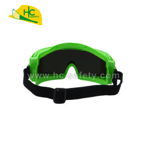 Gafas de Seguridad Multiusos A08-G para Reparaciones Domésticas y Proyectos de Taller con Resistencia a Impactos y Lentes Transparentes - Product Image 5