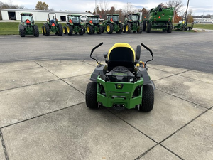 Tondeuse autoportée à rayon de braquage zéro John Deere Z320R Z320M 2025 avec moteur V-Twin 21,5 CV et plateau de coupe de 42 pouces à vendre - Product Image 6