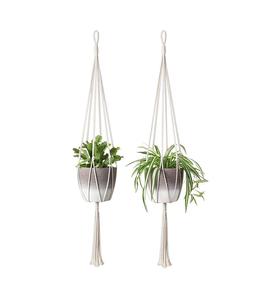 Jardinière en corde macramé design pour une collection d'accessoires de maison élégants, améliorant l'intérieur avec un artisanat artistique - Product Image 1