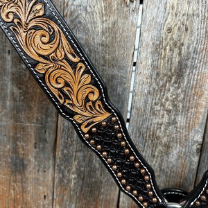 Coraza de cuero Premium Horse Tack Breastcollar Secure Comfort Fit Equipo de circunferencia ecuestre elegante y ajustable - Product Image 3