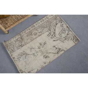 Tapis en laine beige vintage à motifs floraux 1,8 x 2,6 pieds, fait main, patchwork, design rectangulaire, salle à manger, écologique, poils moyens, soie de bambou - Product Image 3