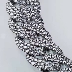 ประกายความหรูหราที่ไม่มีใครเทียบได้ด้วยโซ่เชือกสีเหลืองทองที่14kt ของเราประดับด้วยเพชรโมอิสซาไนต์ที่ช่วยเพิ่มลุคของคุณ - Product Image 3