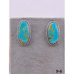 Artisanat du Sud-Ouest # 8 Boucles d'oreilles clous en turquoise et argent sterling, serties avec technologie d'incrustation en clos, à tige - Product Image 2