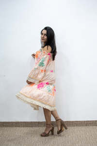 Robe Bohème Romantique à Col en V et Motifs Floraux, Robe d'Été à Volants Pêche, Taille Naturelle, Longueur Midi, 100% Coton Écologique, Robe de Soirée Estivale pour Femme - Product Image 2