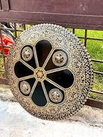 CH Luxury Round Metal Shield Black Gold Geometric Pattern Polished Home Decor Artifacts