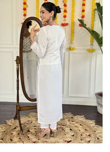 Ropa étnica pakistaní india, traje de diseñador de traje recto blanco de estilo pakistaní bordado con trabajo de hilo dorado para mujer - Product Image 5