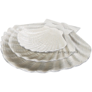 Bol rond en métal ajouré doré de bonne qualité avec un motif de feuille élégant pour la décoration et le service - Product Image 5