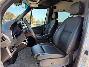 Mejores Ofertas de Venta: Auto Usado en Excelentes Condiciones, <span class=keywords><strong>Mercedes</strong></span>-<span class=keywords><strong>Benz</strong></span> <span class=keywords><strong>Sprinter</strong></span> 2500 Thor Tranquility <span class=keywords><strong>4x4</strong></span> 2021, Listo para Envío Mundial - Product Image 2
