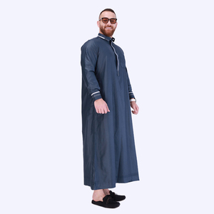 Calidad Premium abaya Thobe Venta caliente Mejor calidad árabe Thobe para hombres Árabe Daffah Thobe raya blanca hecha a medida en el manguito y - Product Image 3