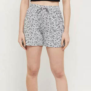 Pantalones cortos ligeros personalizados para mujer, pantalones cortos informales transpirables cómodos para mujer - Product Image 1