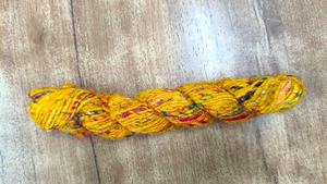 Hilo de seda Sari tejido a mano teñido multicolor natural, hilo de seda 100% ecológico hecho a mano - Product Image 4