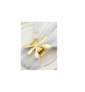 Rond de serviette en forme de feuille avec design créatif, porte-rond de serviette en métal écologique, ronds de serviette dorés pour restaurant - Product Image 1