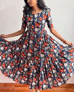 Vestido corto con encanto floral Ligero, transpirable y versátil para cada ocasión - Product Image 4