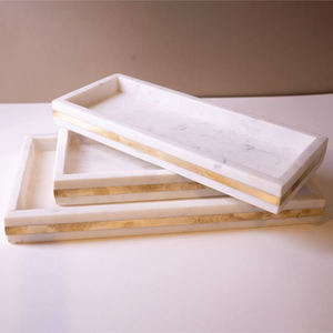 Elegante bandeja de madera para servir alimentos con mango de aluminio Acabado Premium Perfecto para bodas, cenas y restaurantes Uso de mesa - Product Image 4