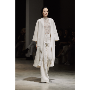 Manteaux Trench pour Femmes à Vente Chaude, Élégants, Support ODM, Manteau Kimono AMELIE avec Ceinture, Encolure en V, Manteau Trench en Cachemire Premium pour Femmes - Product Image 1