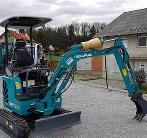 Miniexcavadora Sunward SWE18UF de 1.88T con Giro de Cola Ultra Corto, Excavadora Compacta Diésel con Sistema Hidráulico Auxiliar - Product Image 6