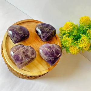 Piedra curativa de cristal de corazón hinchado de amatista Natural de alta calidad al por mayor para la decoración del hogar Reiki y regalos espirituales - Product Image 1