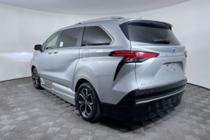 Toyota Sienna Platinum AWD 2025 Usada en Buenas Condiciones, Certificada y Limpia, para 7 Pasajeros - Product Image 5