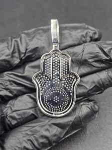 Colgante de Moissanita Redonda con Diseño de Mano de Hamsa y Ojo, Plata de Ley 925, Joyería Fina, Regalo Religioso Único para Fiestas y Eventos - Product Image 6