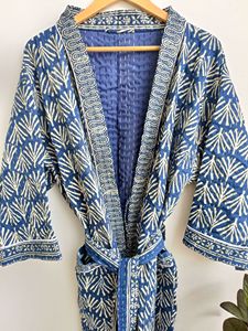 Suministro directo de fábrica hasta la rodilla con cuello en V Kantha Kimono Batas para mujeres Ropa de dormir de verano Kimono largo - Product Image 3