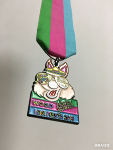 Medalla de la San Antonio Fiesta Viva. Metal de calidad, esmalte brillante, detalles finos. Con cinta. Gran recuerdo y regalo para los amantes de la Fiesta. - Product Image 4