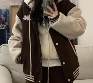 Nouvelle veste universitaire à broderie 3D haut de gamme Personnaliser la vente en gros Veste universitaire coupe-vent OEM Vestes Letterman pour femmes - Product Image 4