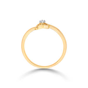 Bague en or jaune sertie de diamants pour femmes - Élégance minimaliste - Product Image 4