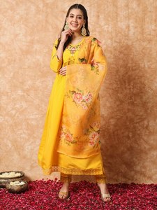 Costume pour filles de créateur New Heavy Reyon Digital Flower Print avec Work Regular Wear Salwar Kameez Dupatta-Wholesale Made Silk Modal - Product Image 5