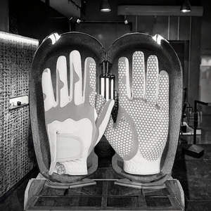 Gants de golf en cuir Cabretta pour hommes, personnalisés OEM, avec fermeture auto-agrippante, haute performance, résistants à la transpiration, pour les sports de plein air - Product Image 6