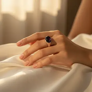 แหวนตราประทับเงินแท้ 925 ประดับพลอยอเมทิสต์ ดีไซน์ทันสมัยสำหรับผู้ชาย ชุบทอง (ทอง 18K) - Product Image 3